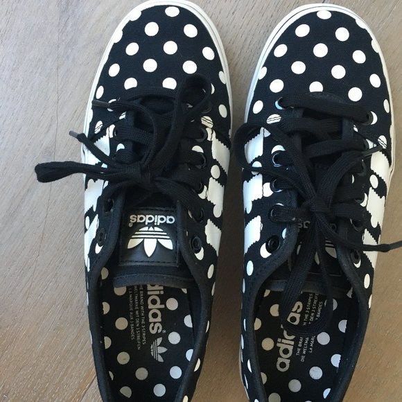 Adidas Original Women Sneakers - Picture 1 of 6